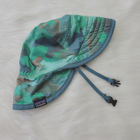 Patagonia Other - Patagonia Reversible Camo Silkweight  Sun Hat 12 Months